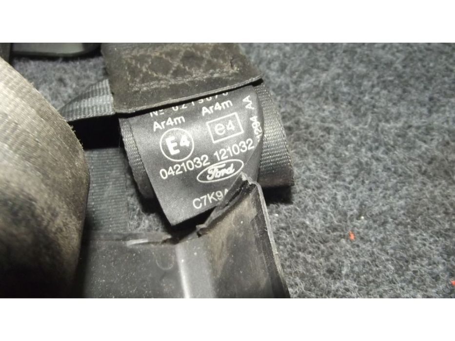 ford  2 cintos de segurança s/encaixe so enrolados
