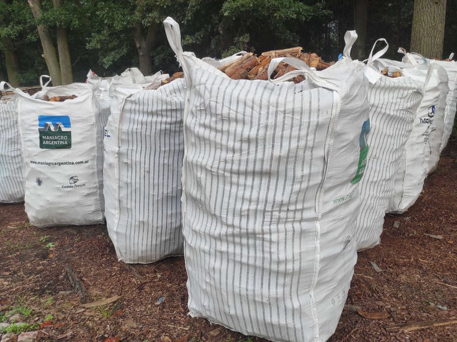 Drewno opałowe Sosna workowane i sypane luzem