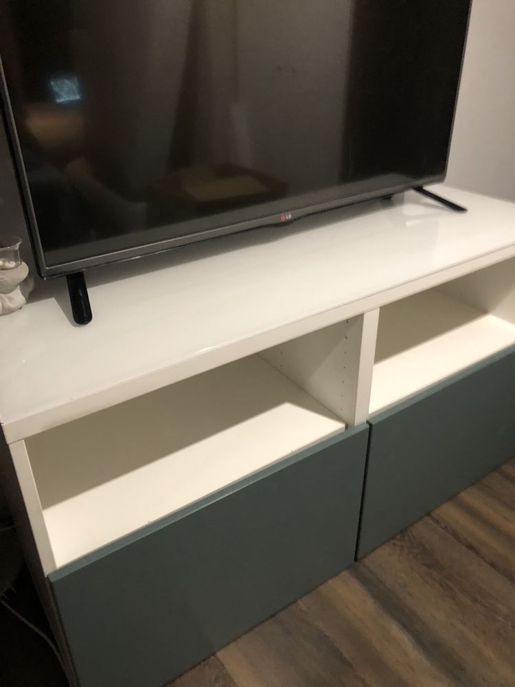 Komoda ikea z szklanym blatem