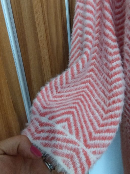 Sprzedam włochaty kardigan