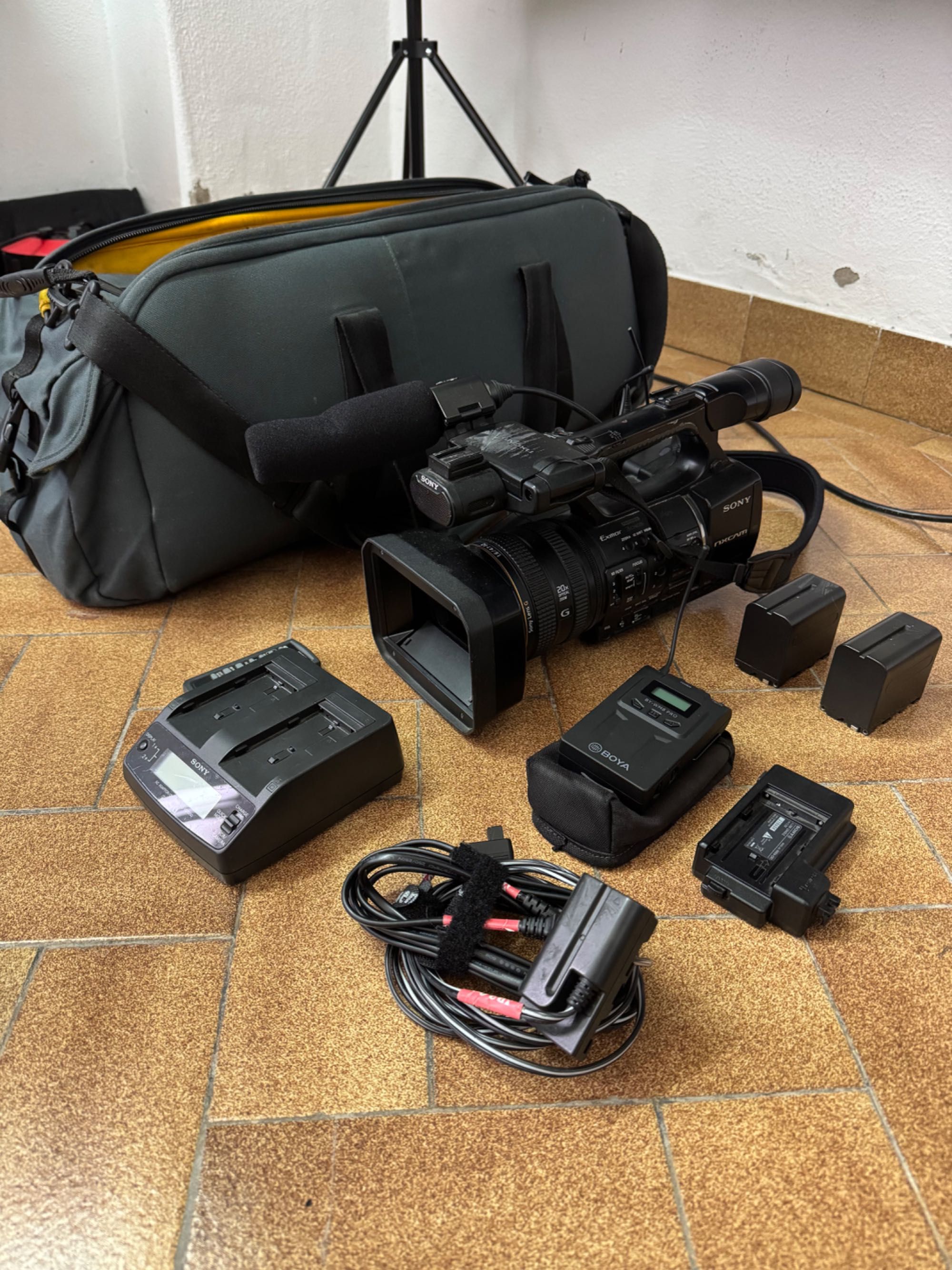 Câmera Sony HXR-NX5E + Acessórios