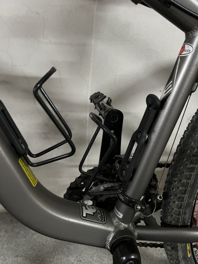 Vendo bicicleta JAMIS BTT - Rigorosamente nova.