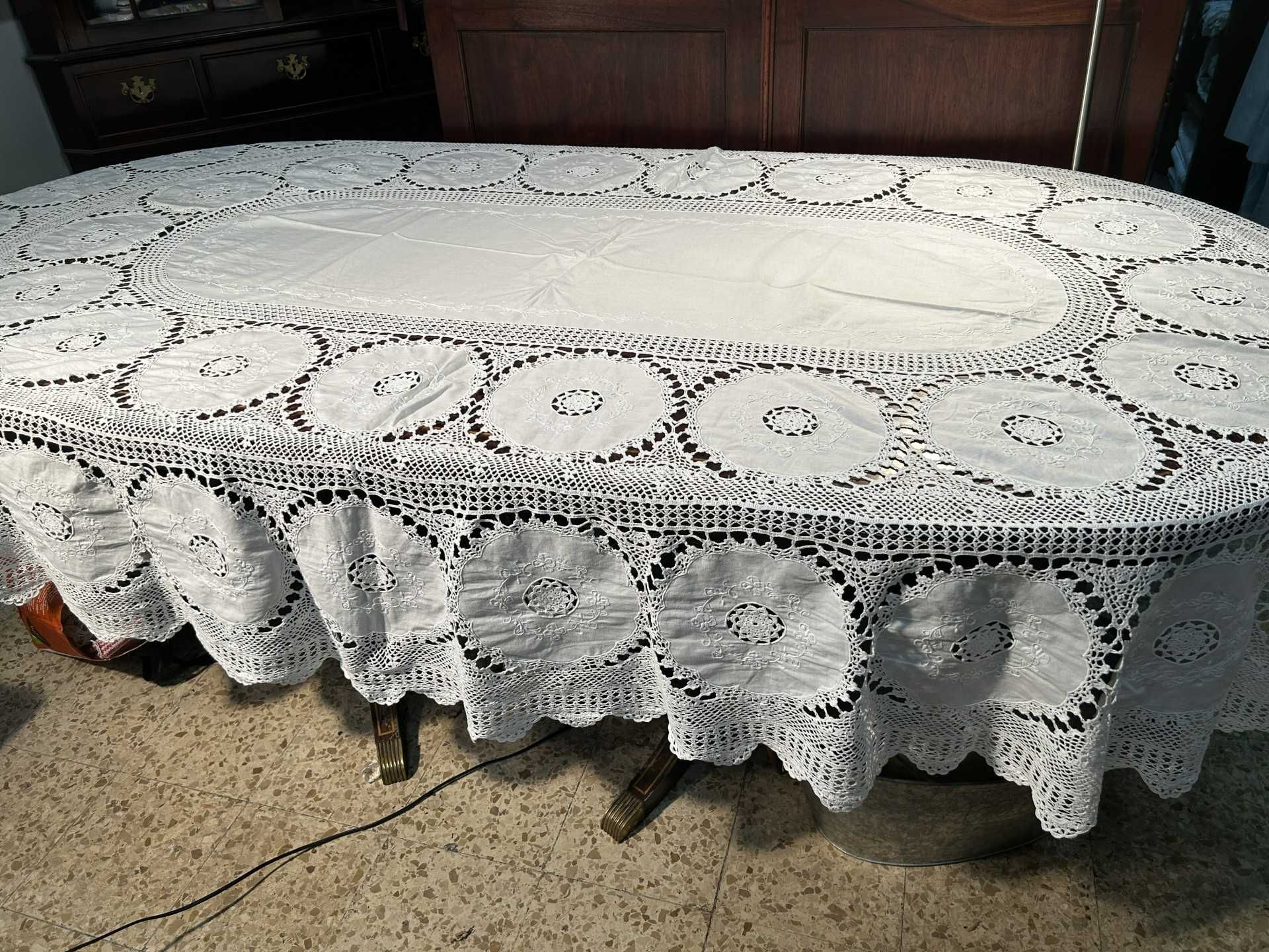 Toalha de altar em linho e renda de filé