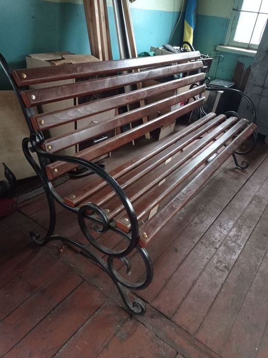 Кована садова лавка з вільхи, ручна робота