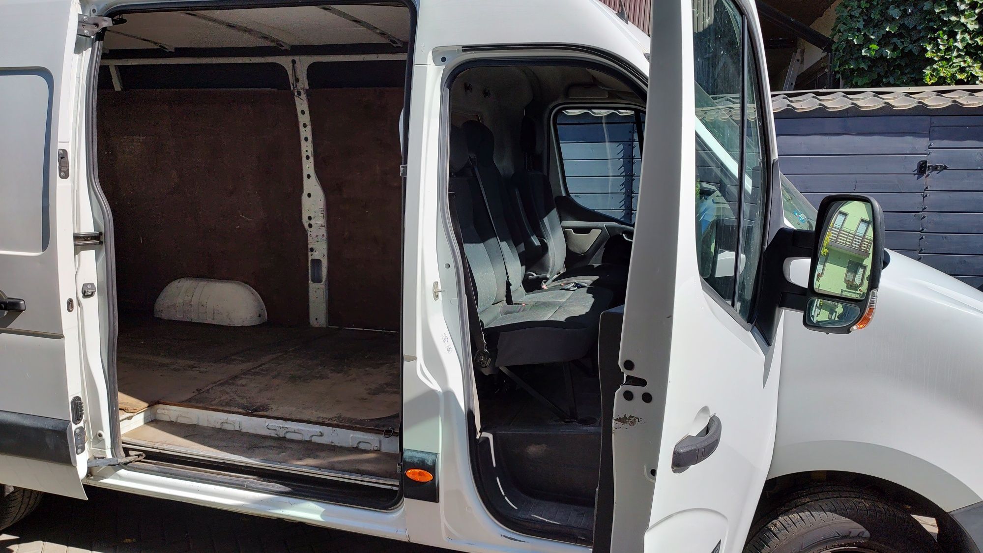 Nissan NV400 dostawczak auto dostawcze bus Nissan NV 400