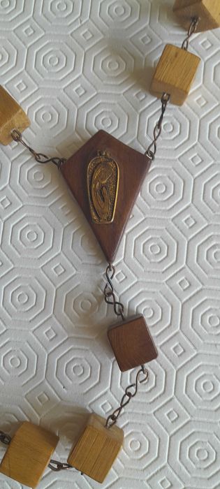 Terço Decorativo em Madeira