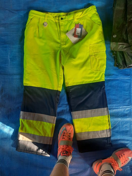 Stroje robocze min 50 sztuk