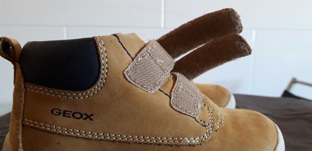 Botas de criança n°23 (COMO NOVAS)