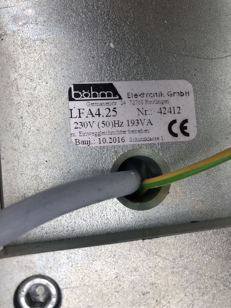 Bohm LFA4,25 podajnik liniowy wibracyjny stół