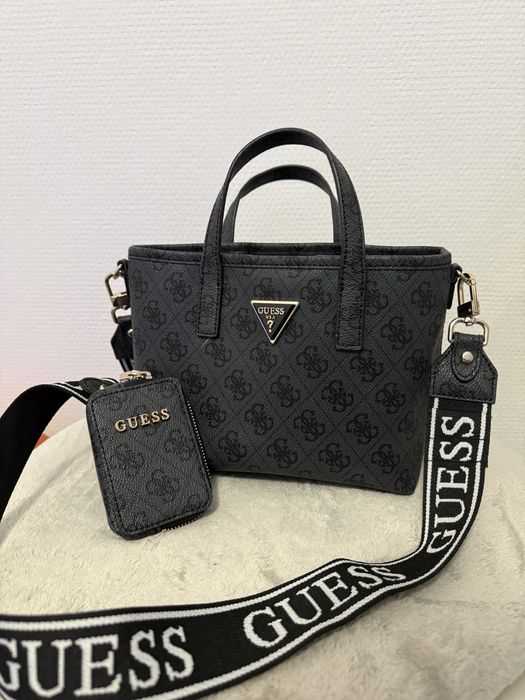 Torebka Guess na ramie