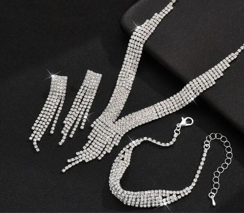 Набір прикрас із камінням (кольє + сережки + браслет)