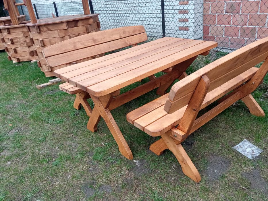 Zestaw ogrodowy stół plus dwie ławki