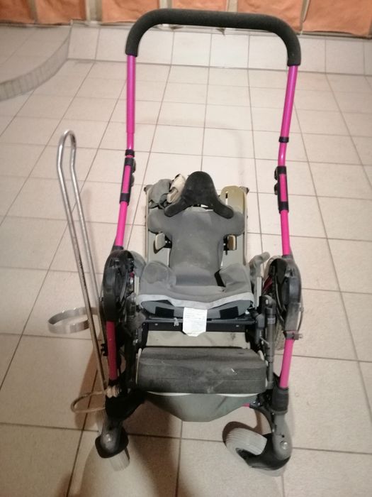 Продаю инвалидные детские коляски.
