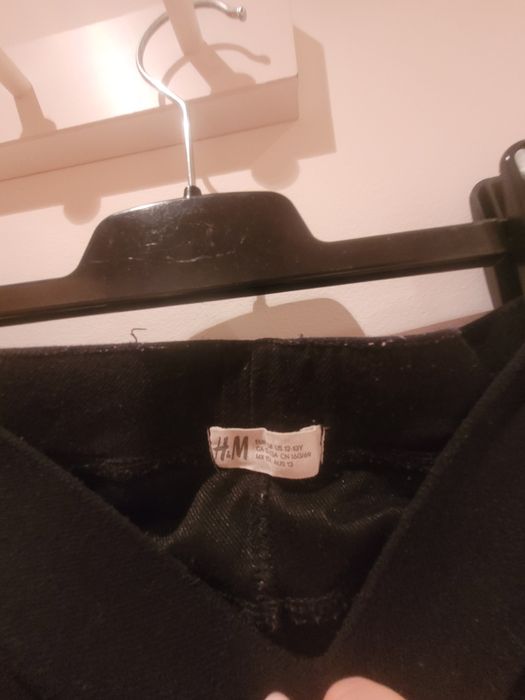 Calças pretas tipo leggings