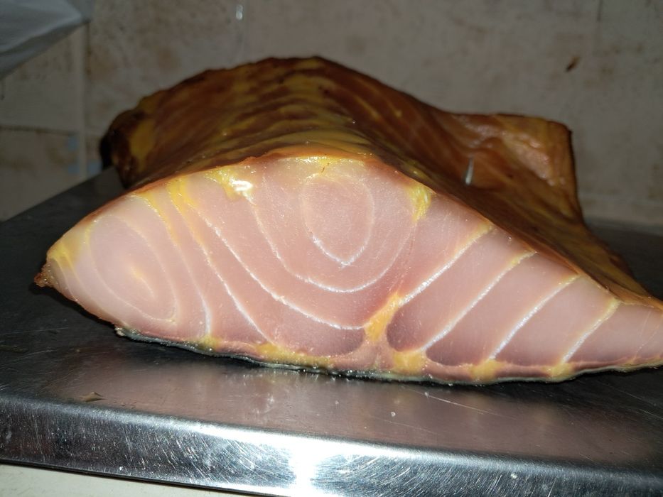 Осетр холодного копчення.