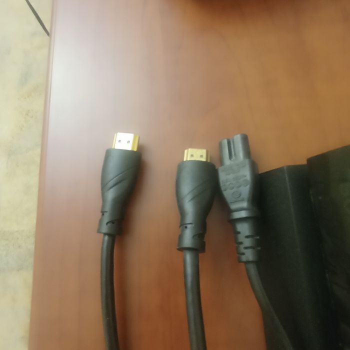 PS4 1 терабайт памяти + 2 дисковые игры