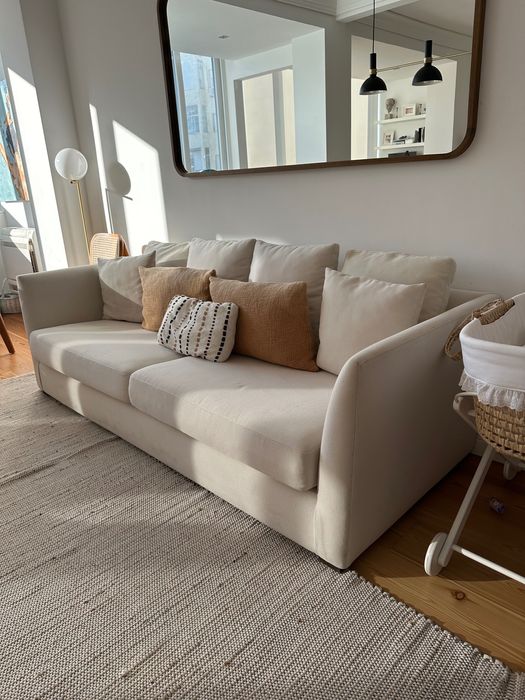 Sofá bege 2.20 metros