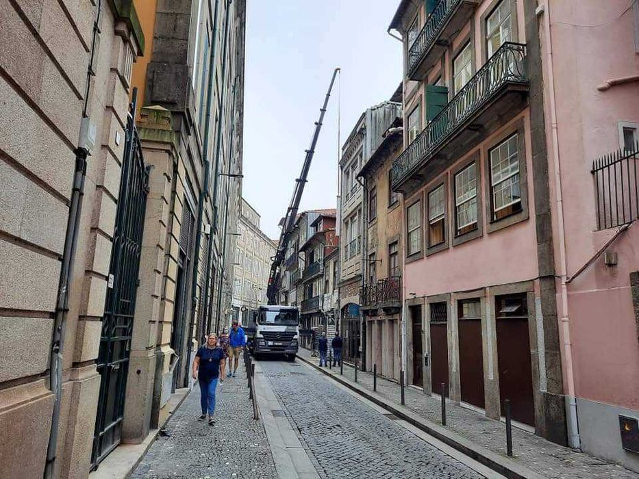 Camião grua MERCEDES + HIAB 245