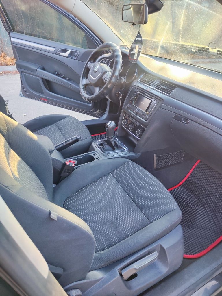 Шкода СуперБ 2012 1.6 tdi