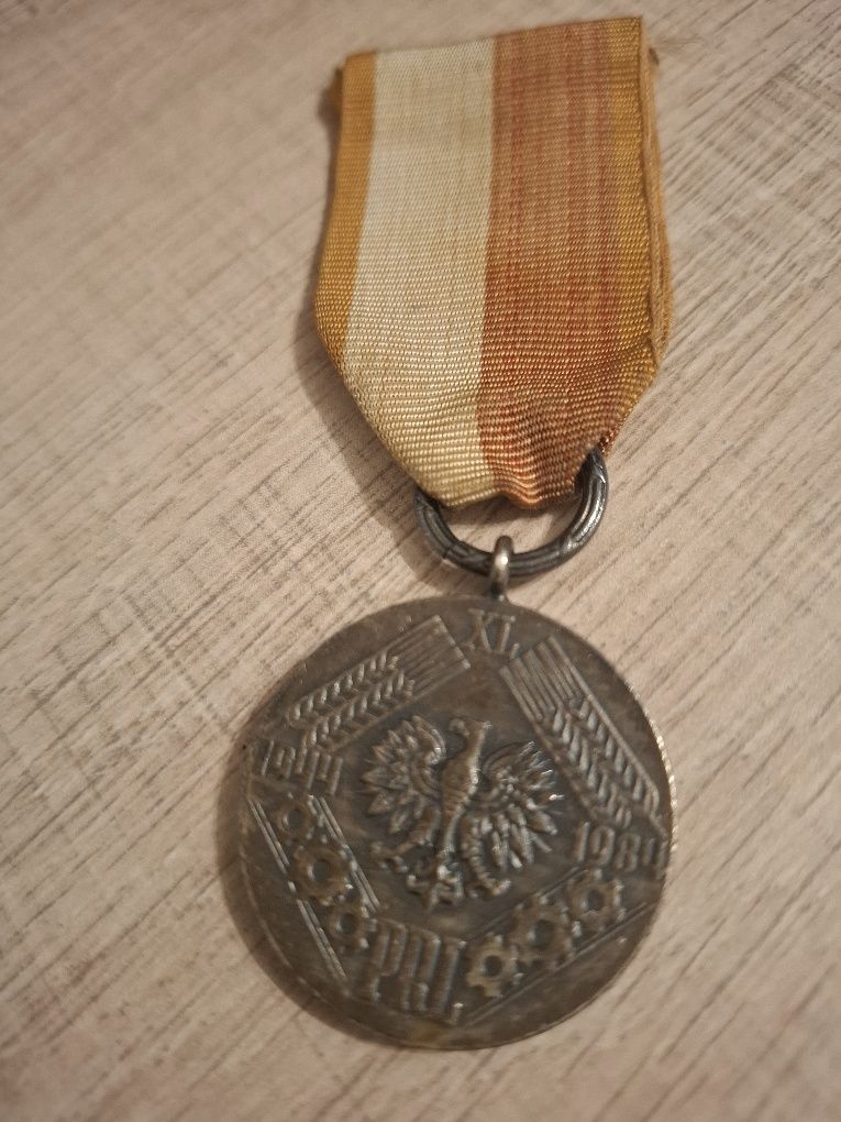 Medal,odznaczenie z PRL.Walka,Praca,Socjalizm