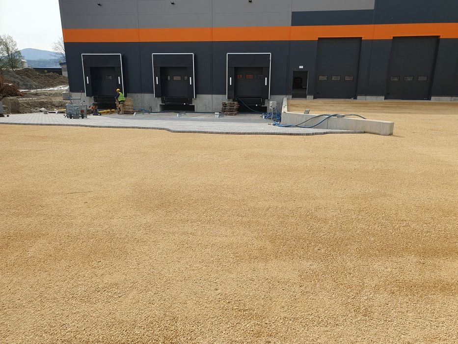Maszynowe układanie kostki, przemysłowe układanie