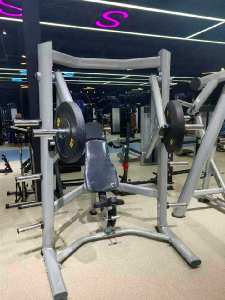 Hamery Maszyny Półwolne Plecy Klatka Biceps Nogi Różne