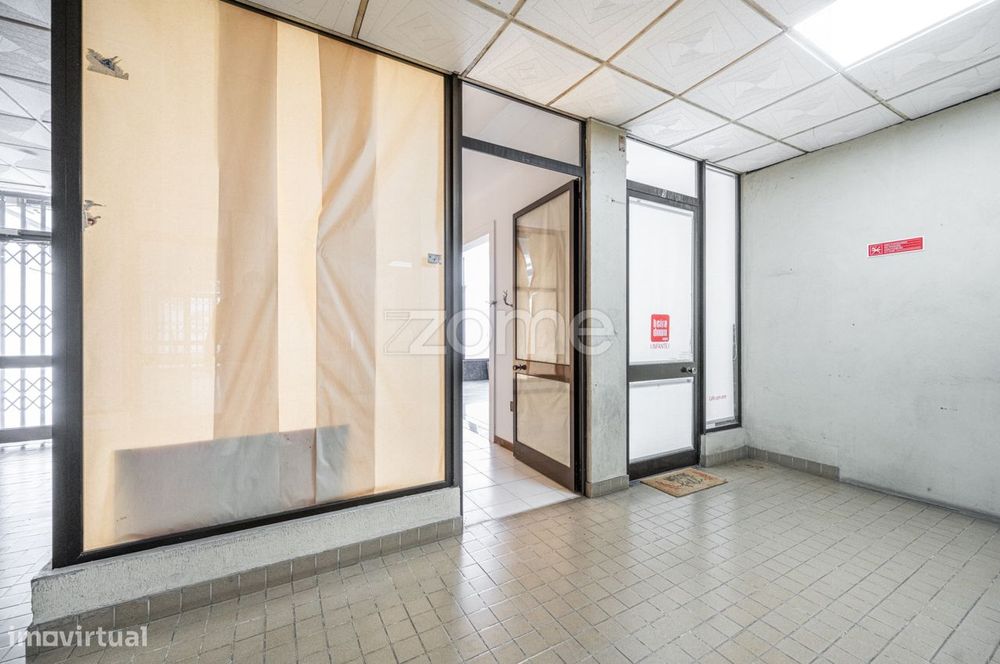 Arrendamento de Loja c/ 56 m2, Rebordosa, Paredes