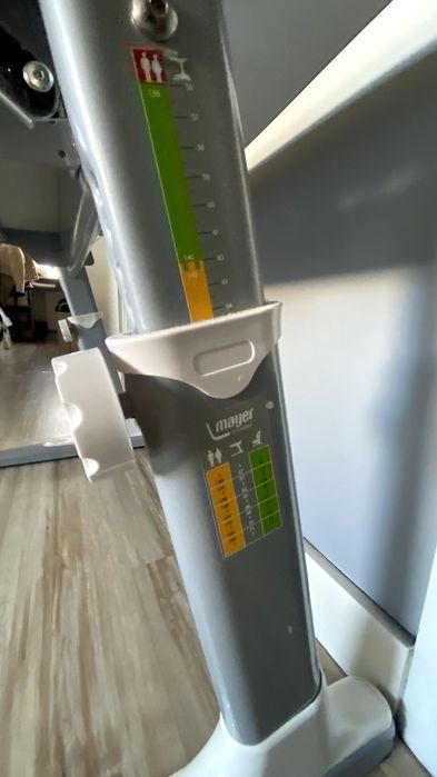 Biurko dziecięce z regulowanym blatem i wysuwaną szufladą