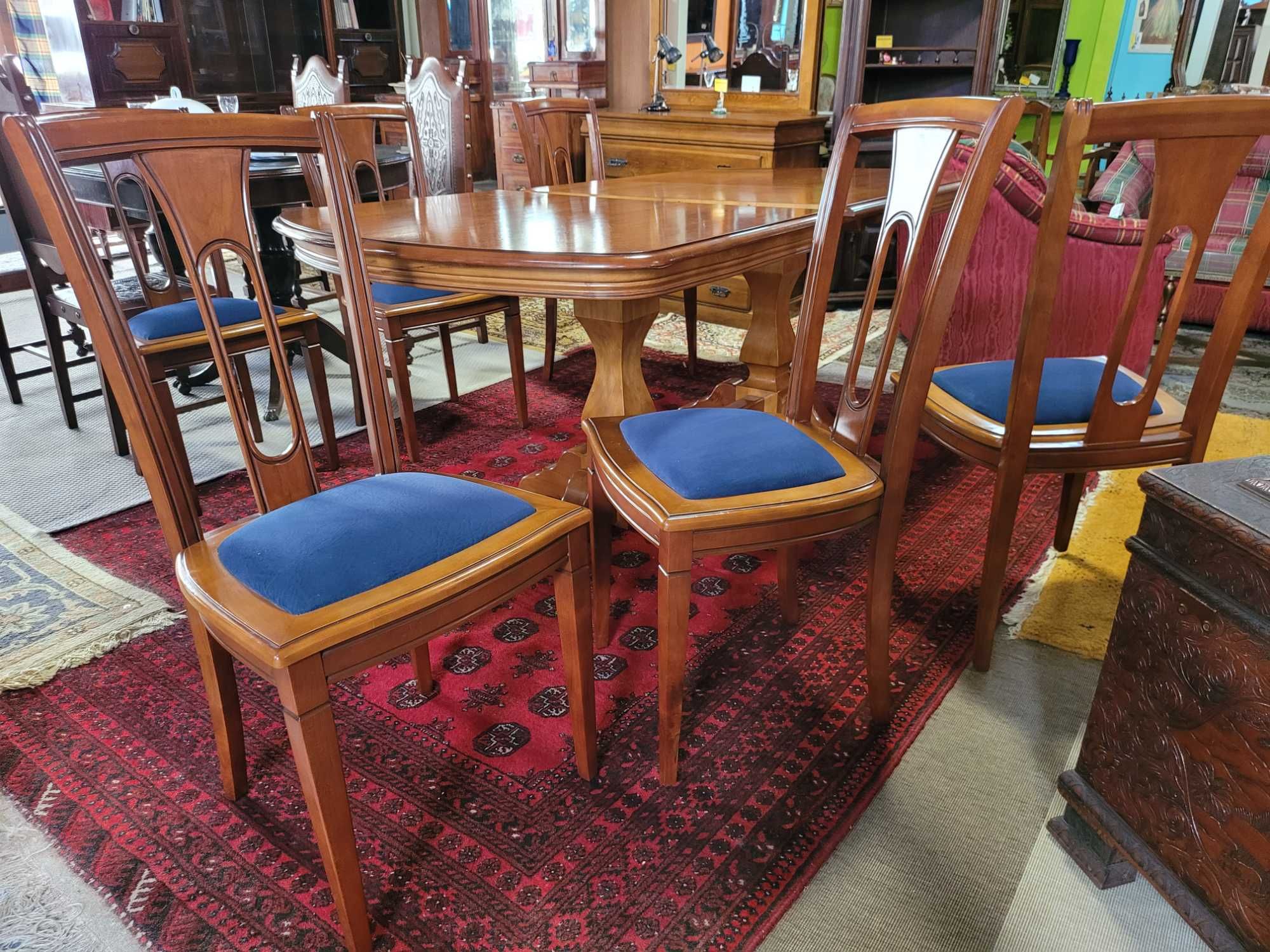 Cadeiras de sala em madeira maciça - Algumas m