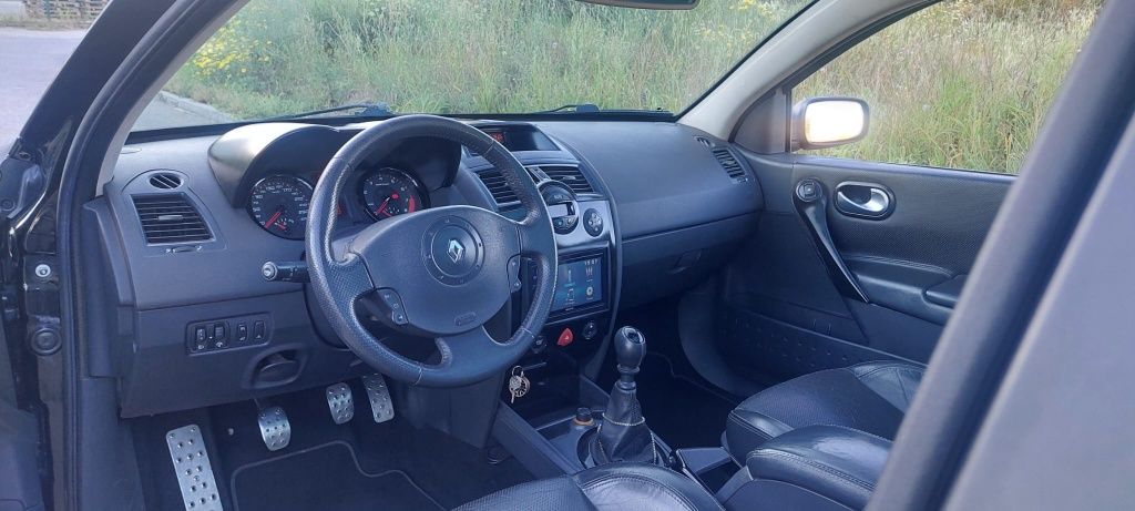 Renault Megane RS - 2.0 Turbo / 260 Cvs