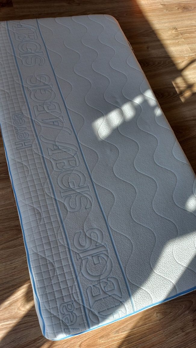 Hevea Baby 120x60 materac lateksowy
Pokrowiec: natural care aegis