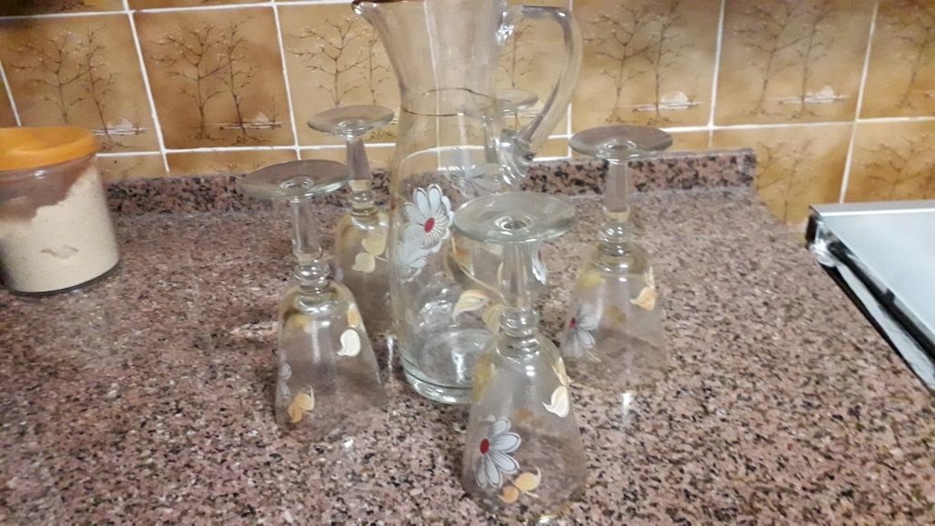 Conjunto de jarro e copos de pé antigos/ultimo preço