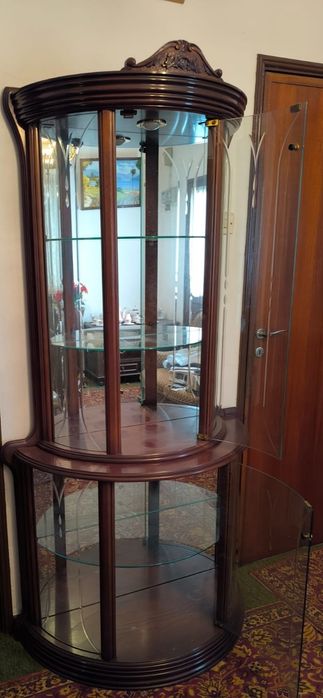 Vitrine em madeira e vidro muito bom estado