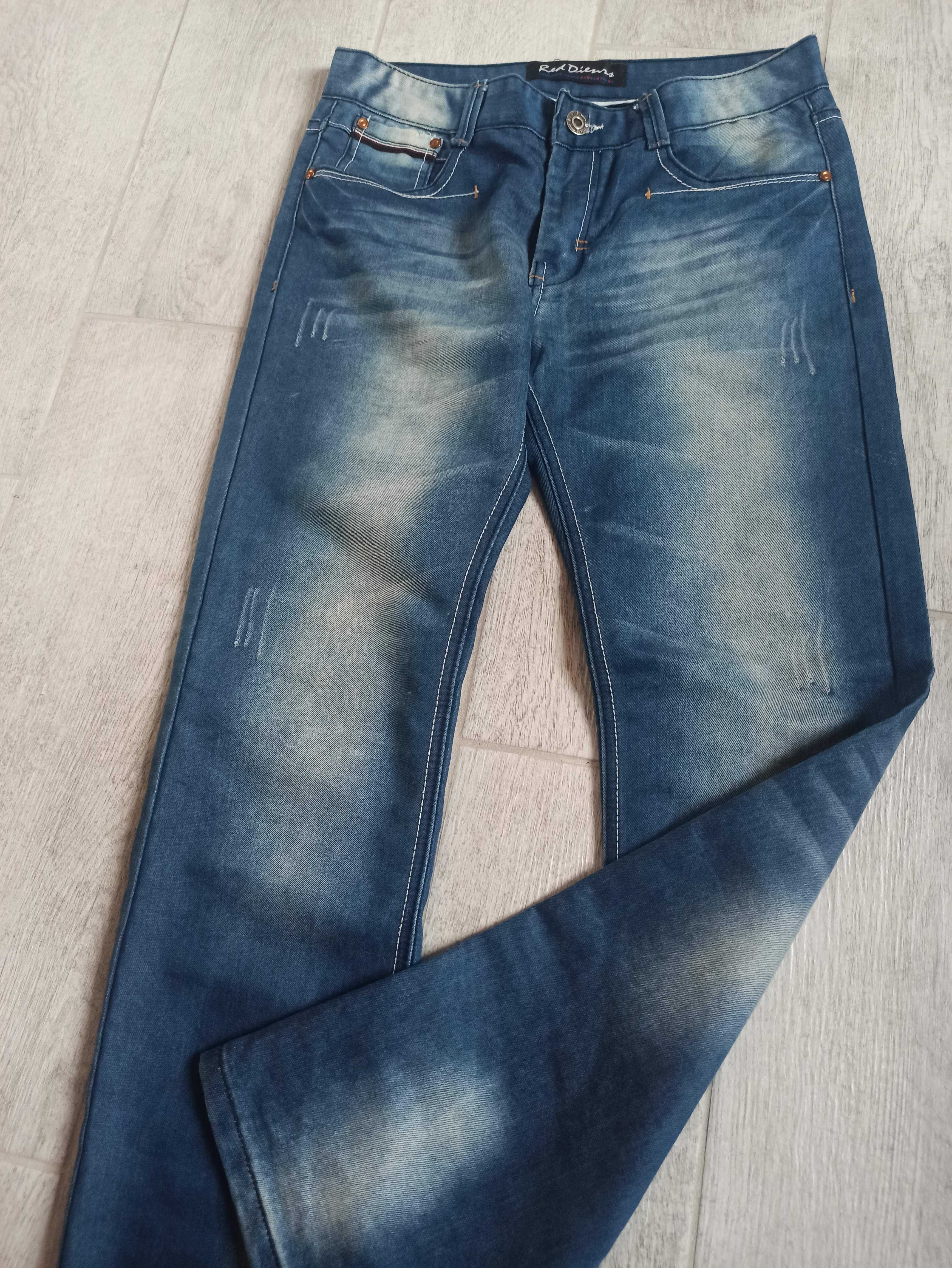 Сині молодіжні джинси