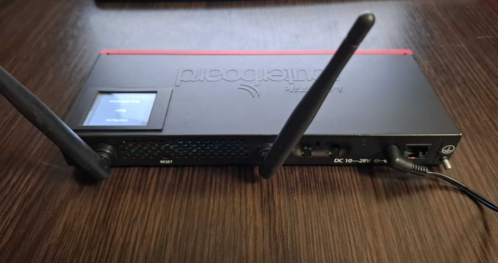 Маршрутизатор MikroTik RB2011UiAS-2HnD-IN