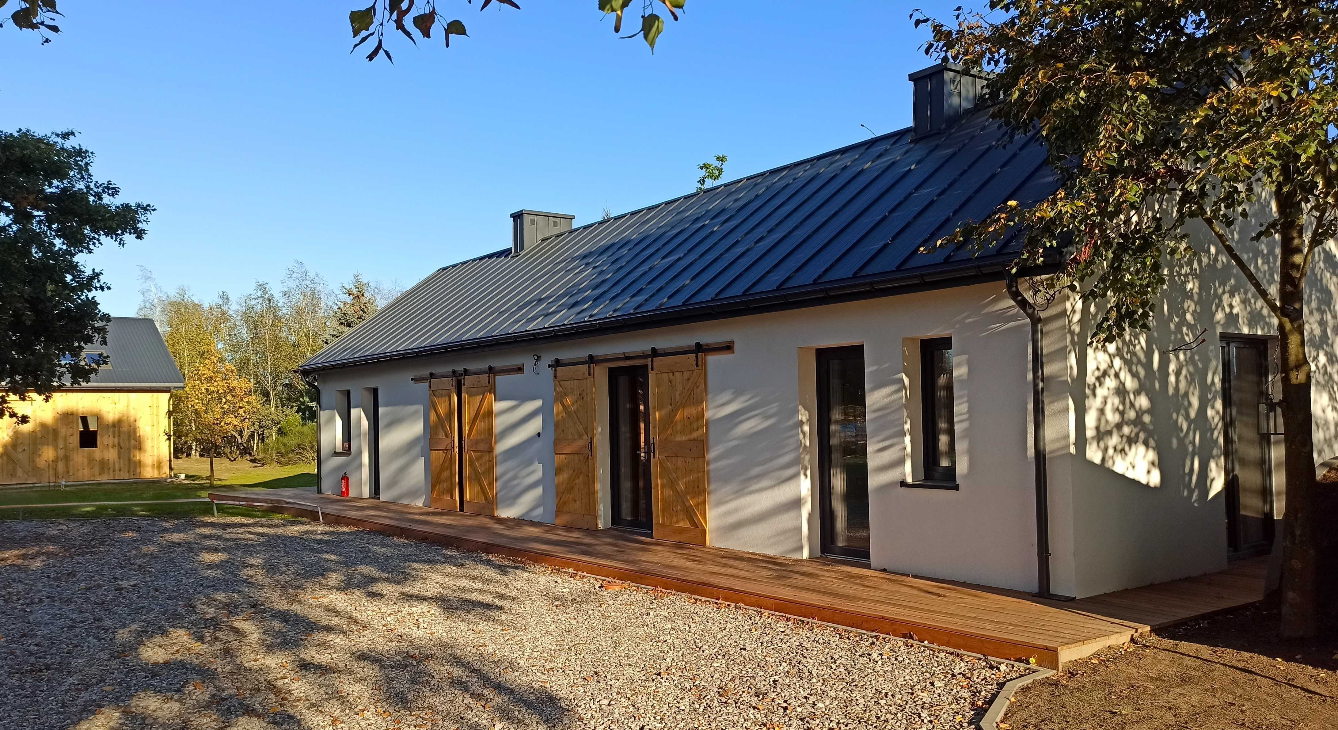 Nowy domek do 18 osób. Sauna, bania z jacuzzi. 90 km od W-wy.