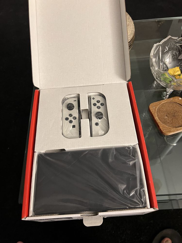 Nintendo Switch Oled + Cartão 256GB + Bolsa