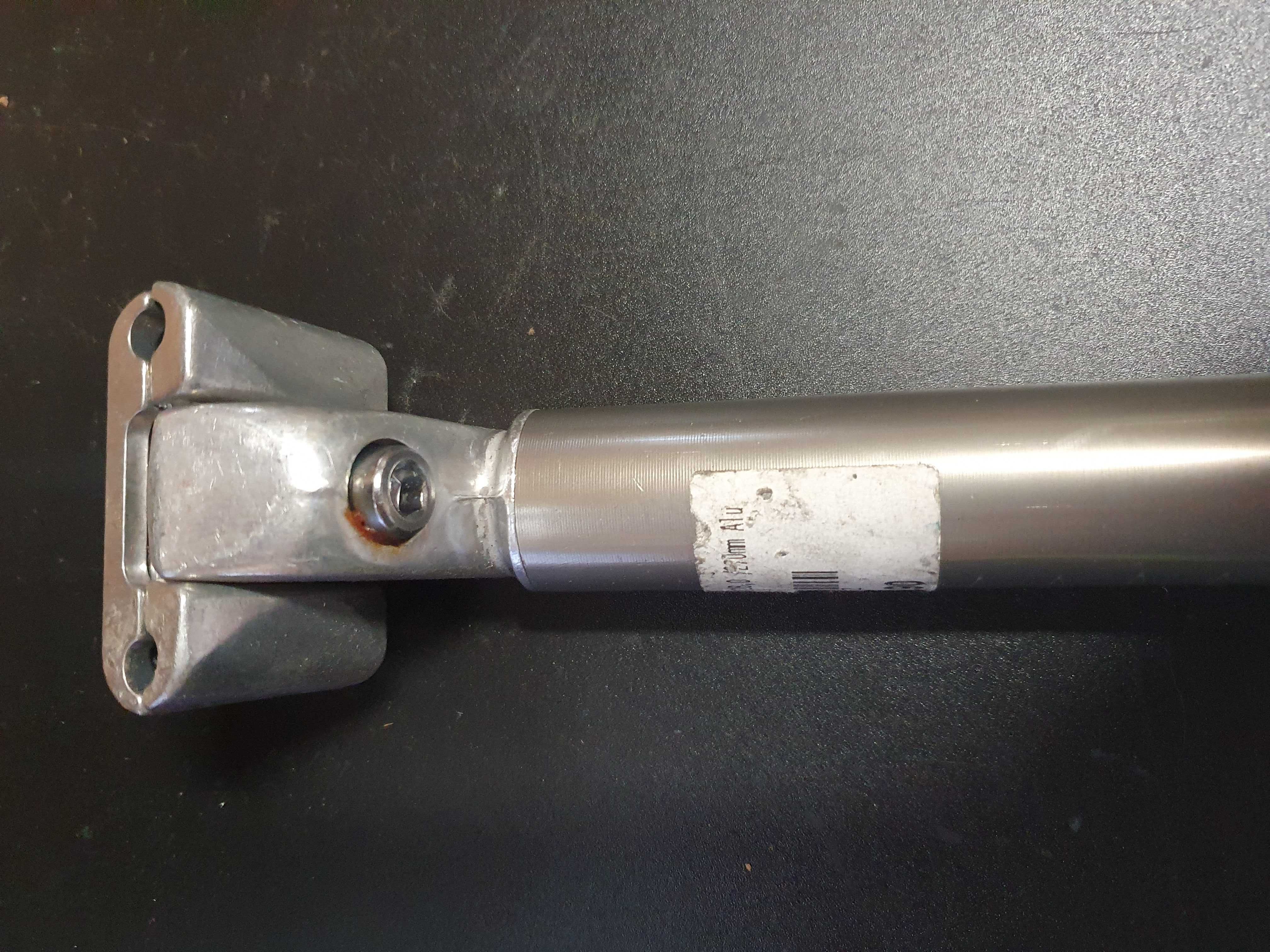 Używana sztyca aluminiowa podsiodłowa; 28.0; 270mm.