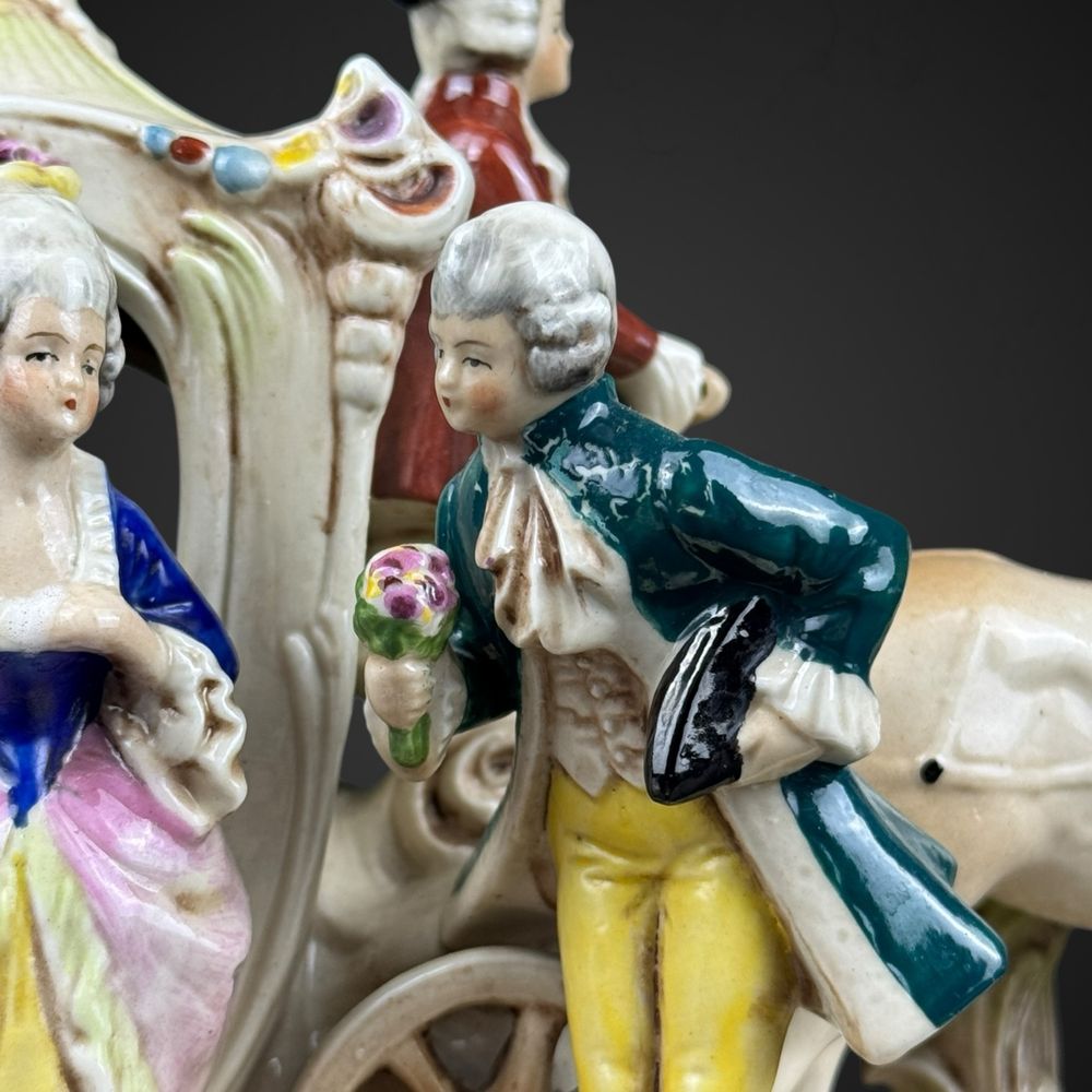 Figurka niemiecka porcelanowa karoca z końmi B51/071413