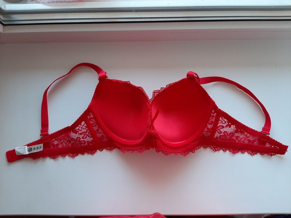 Бюстгалтер ліфчик 75В