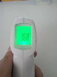 Термометр медицинский Berrcom JXB-178 инфракрасный бесконтактный