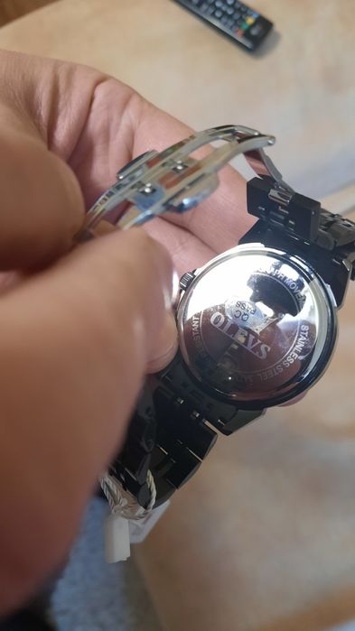 Новые кварцевые  наручные  часы Olevs.