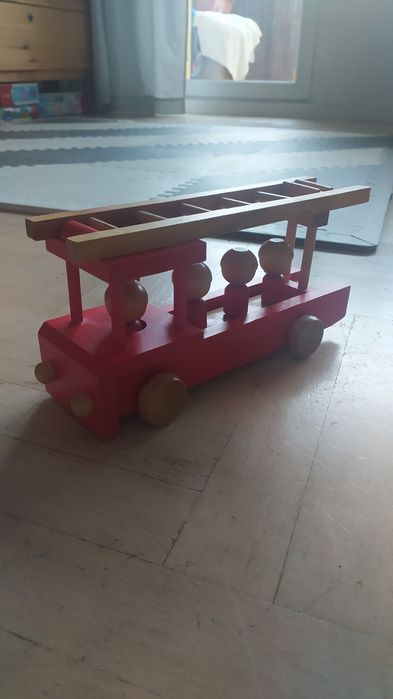 Drewniany wóz strażacki