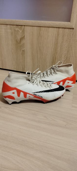korki mercurial bialo czerwone