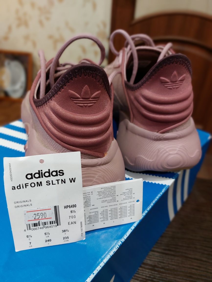 Оригінальні жіночі кросівки Adidas р.38, 24 см