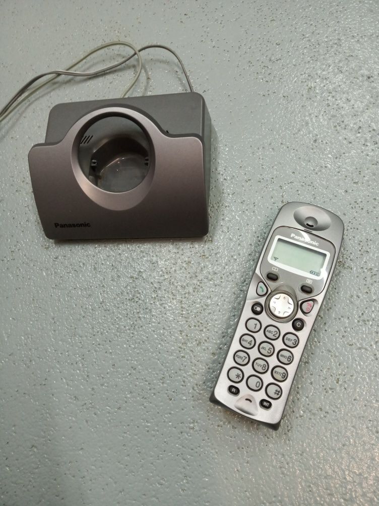 Telefon bezprzewodowy Panasonic KX-TCD410