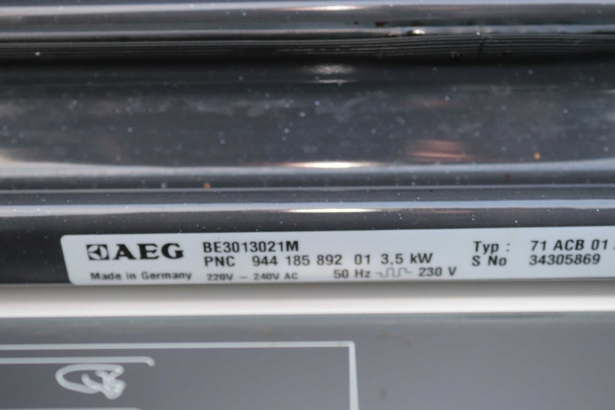 Духовой шкаф электрический AEG    BE 3013021 M