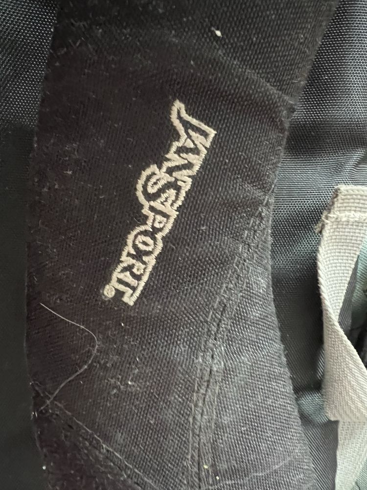 JanSport plecak z pokrowcem