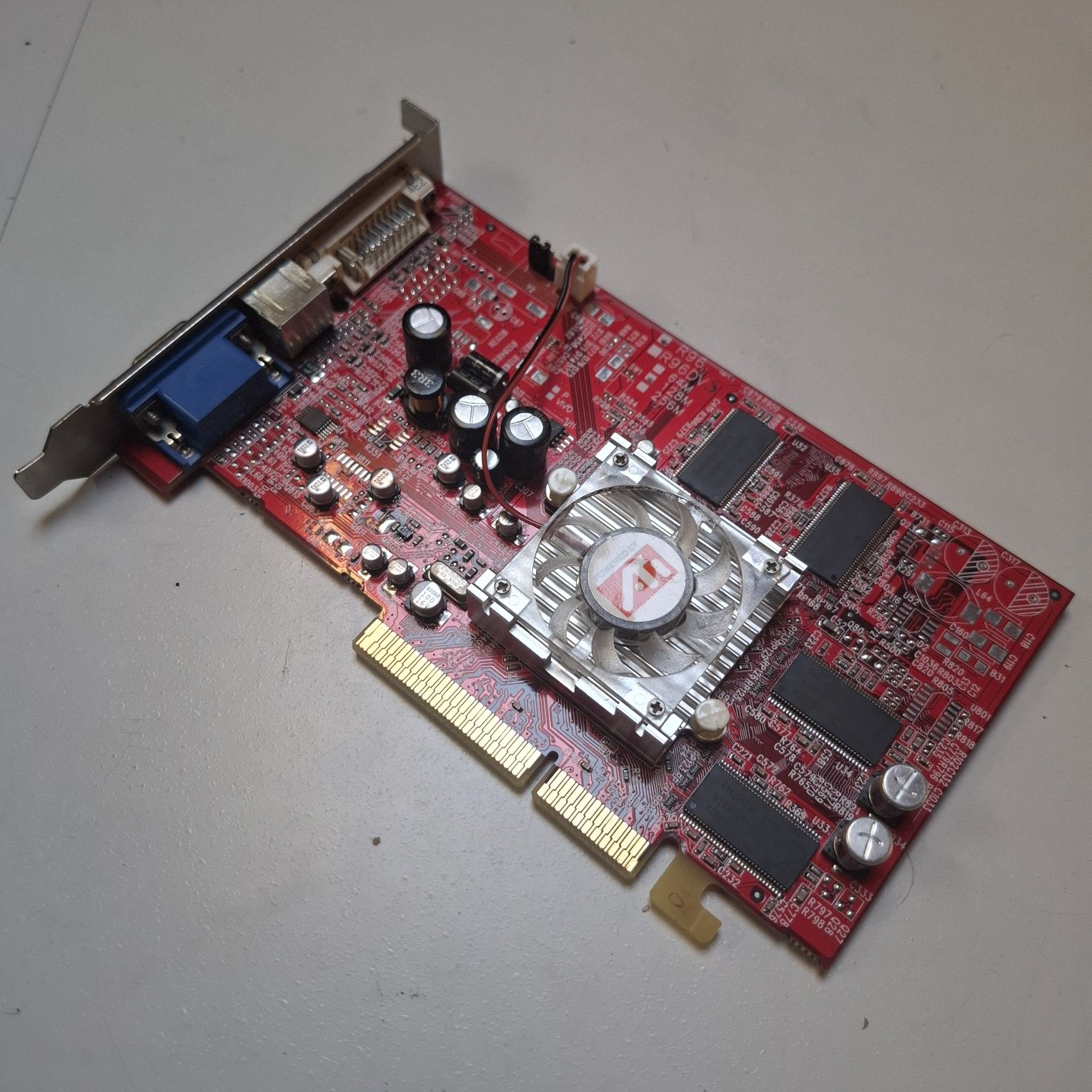 ATI Radeon 9550, 128mb, 128bit AGP