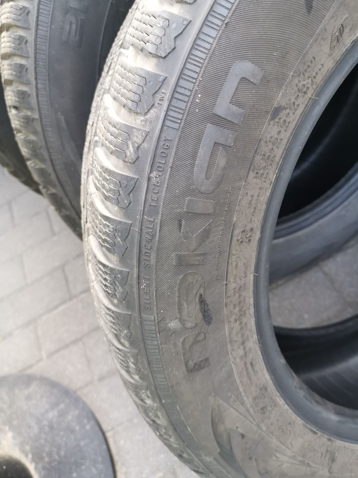 Zimowe opony Nokian WR D4

215/60/16 99H XL